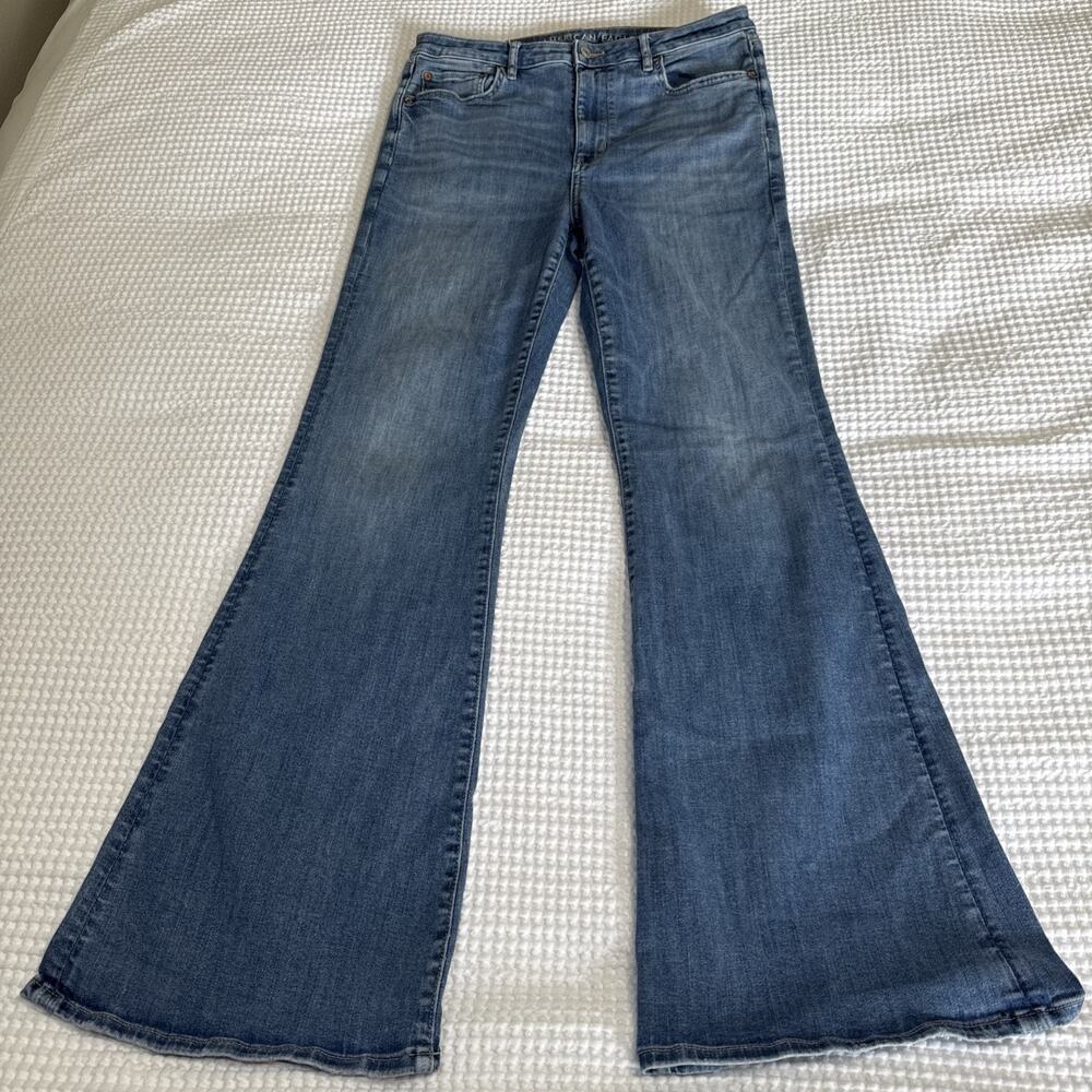 American Eagle Super High Rise Flare Jeans Womens Sz 12 Tall Medium Blue EUC - Picture 1 of 12
